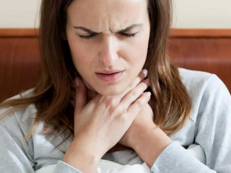 Затруднения приглотании твердой пищи – один из ранних признаков ахалазии