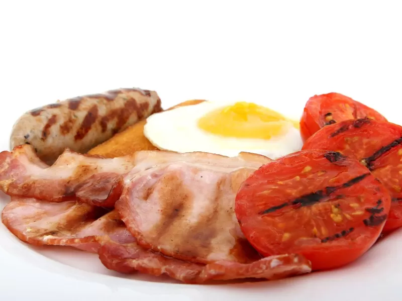 Жареные яйца и жирное мясо запрещены категорически