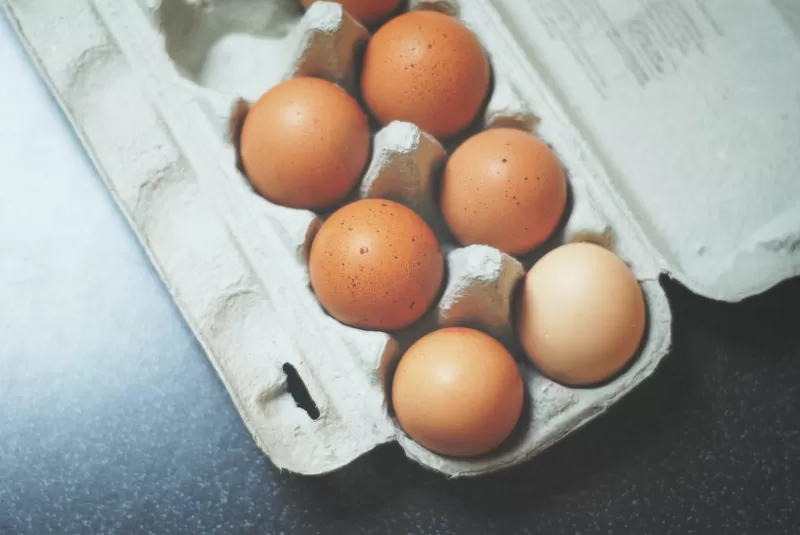 Диета при ДГР разрешает употребление яиц в отварном виде или в виде паровых омлетов