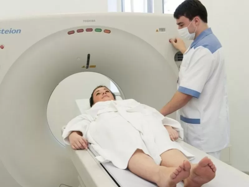 Во время магнитно-резонансной томографии отчетливо видны кисты селезенки, их размеры и расположение